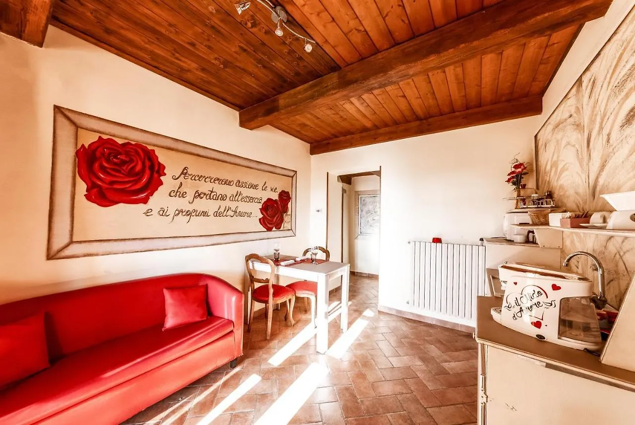 Il Nido d'Amore - Lorenzana Colombaie Bed and Breakfast Italia